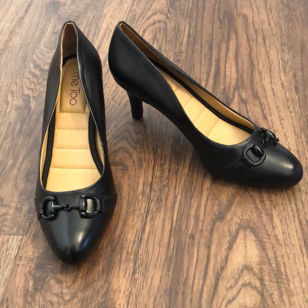 NWOB Me Too classic black heels